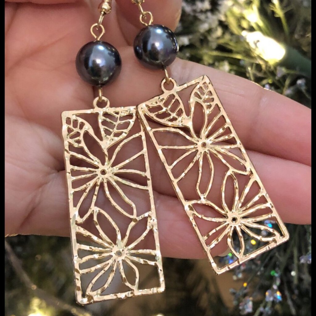 Tiare Flower Pearl Earrings